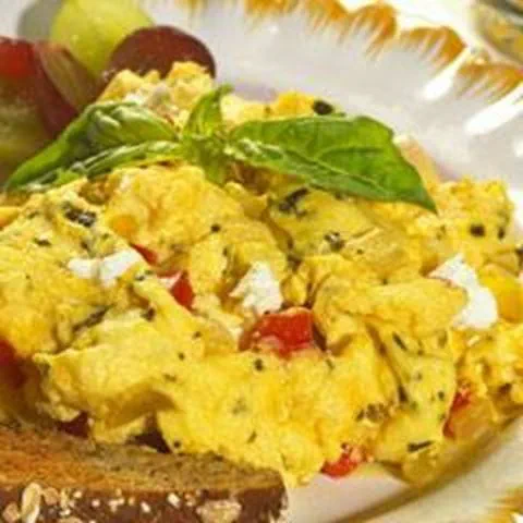 recipe image Cheesy Mediterranean Scramble