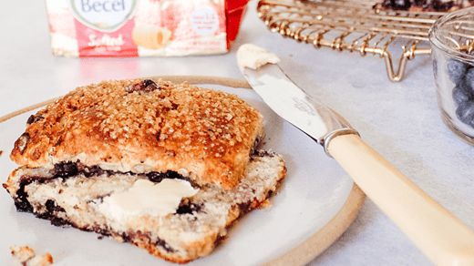 recipe image Scones roulés aux bleuets