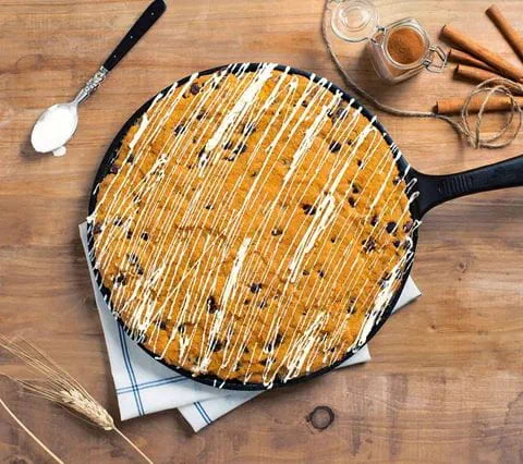 recipe image Galette de citrouille cuite en poêle avec la pâte à biscuits aux possibilités infinies Becel