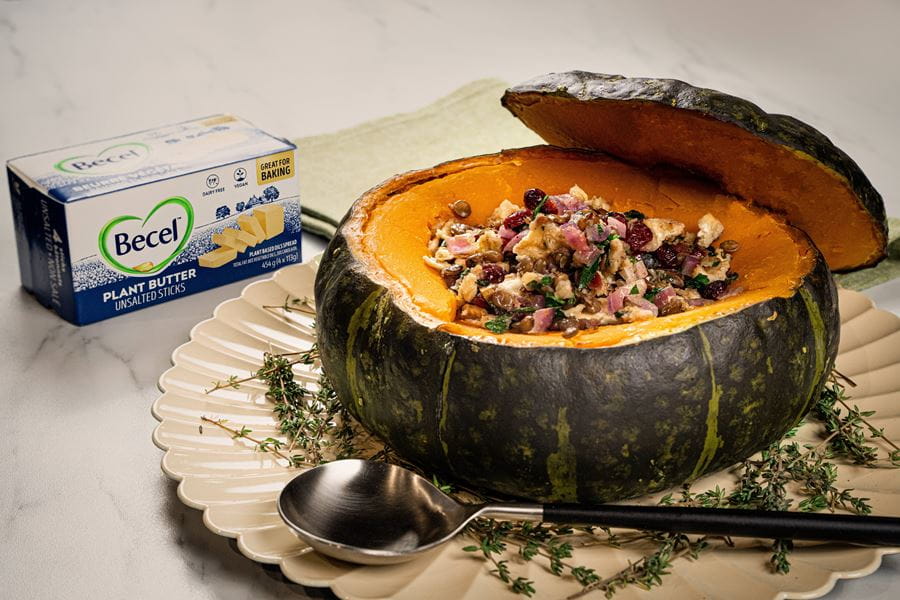 recipe image Courge musquée farcie aux lentilles et aux canneberges