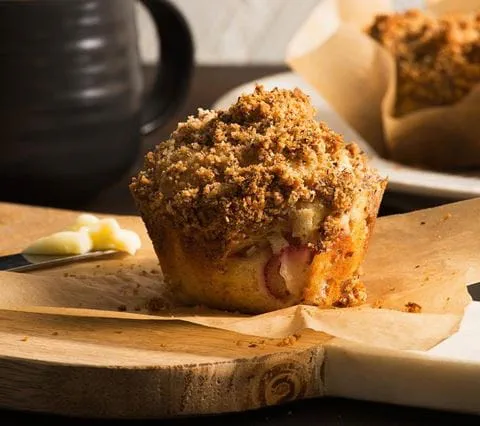 recipe image Rhubarb Muffins with Walnut Streusel