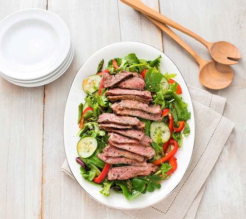 recipe image Salade de bifteck au gingembre et au sésame