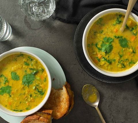 recipe image Soupe d’épinards et lentilles au cari