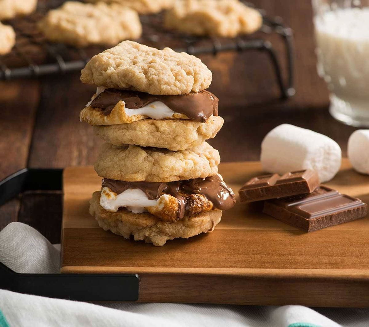 recipe image Barres S'mores avec pâte à biscuits aux possibilités infinies Becel