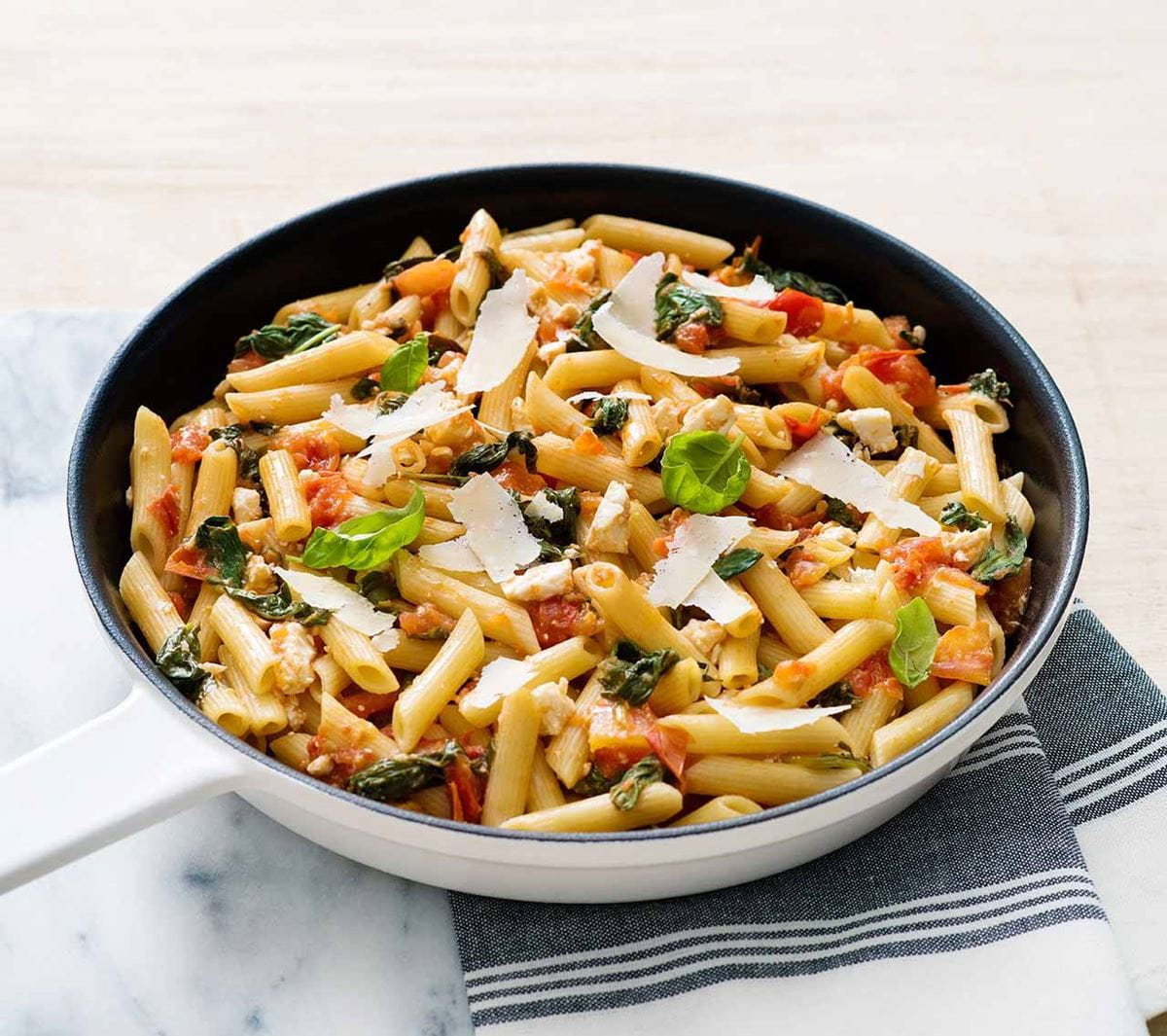 recipe image Penne aux épinards, tomates et féta