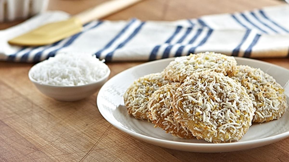 recipe image Biscuits au citron et noix de coco avec la pâte à biscuits aux possibilités infinies Becel