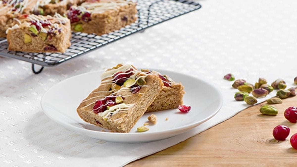 recipe image Gingerbread Cookie Bars