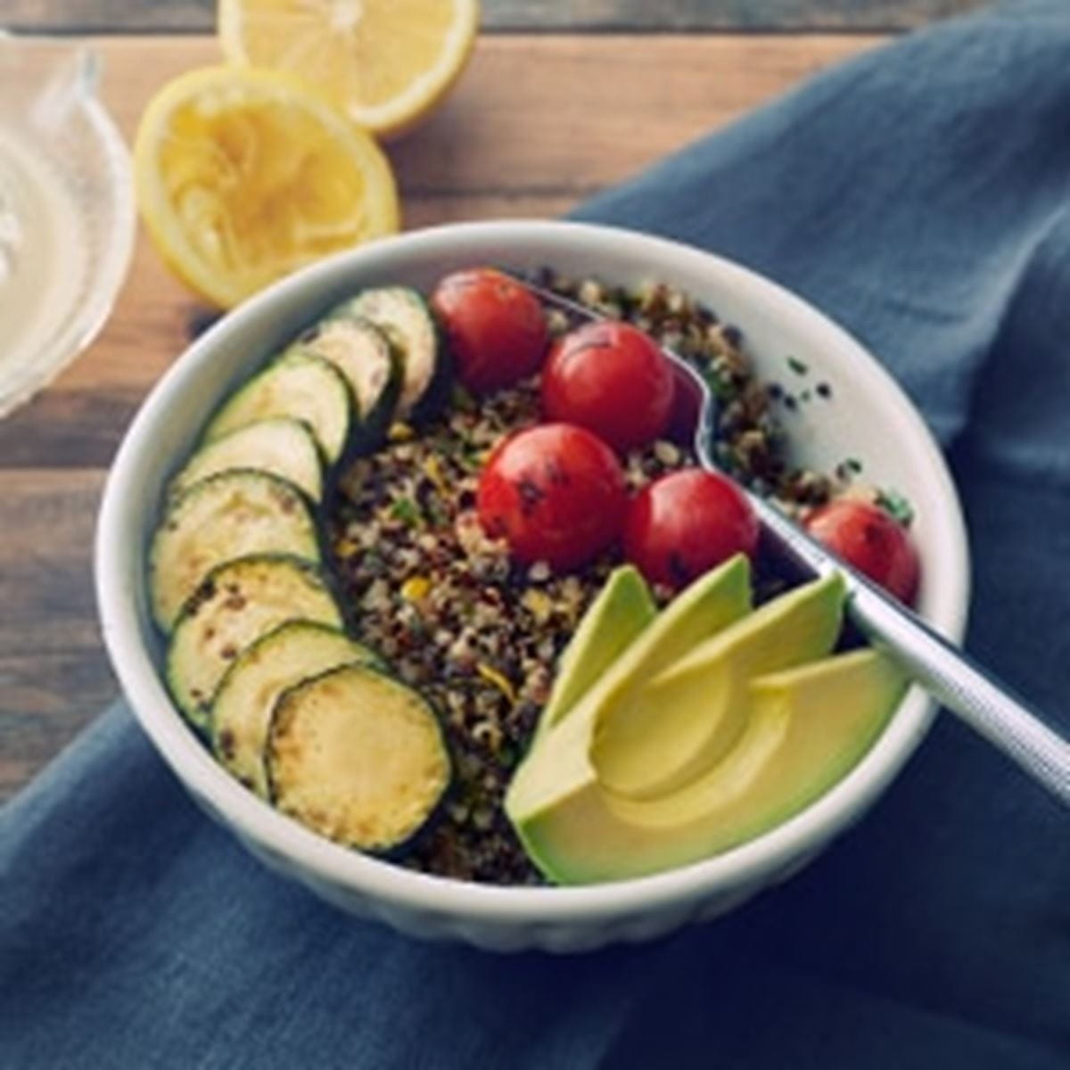 recipe image Bols de quinoa avec légumes grillés