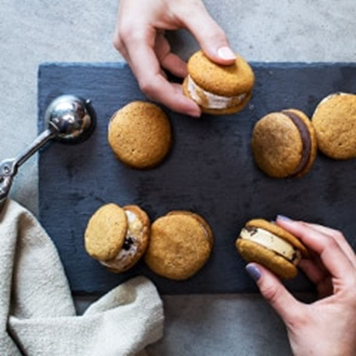 recipe image Vegan Frozen Dessert Sandwiches
