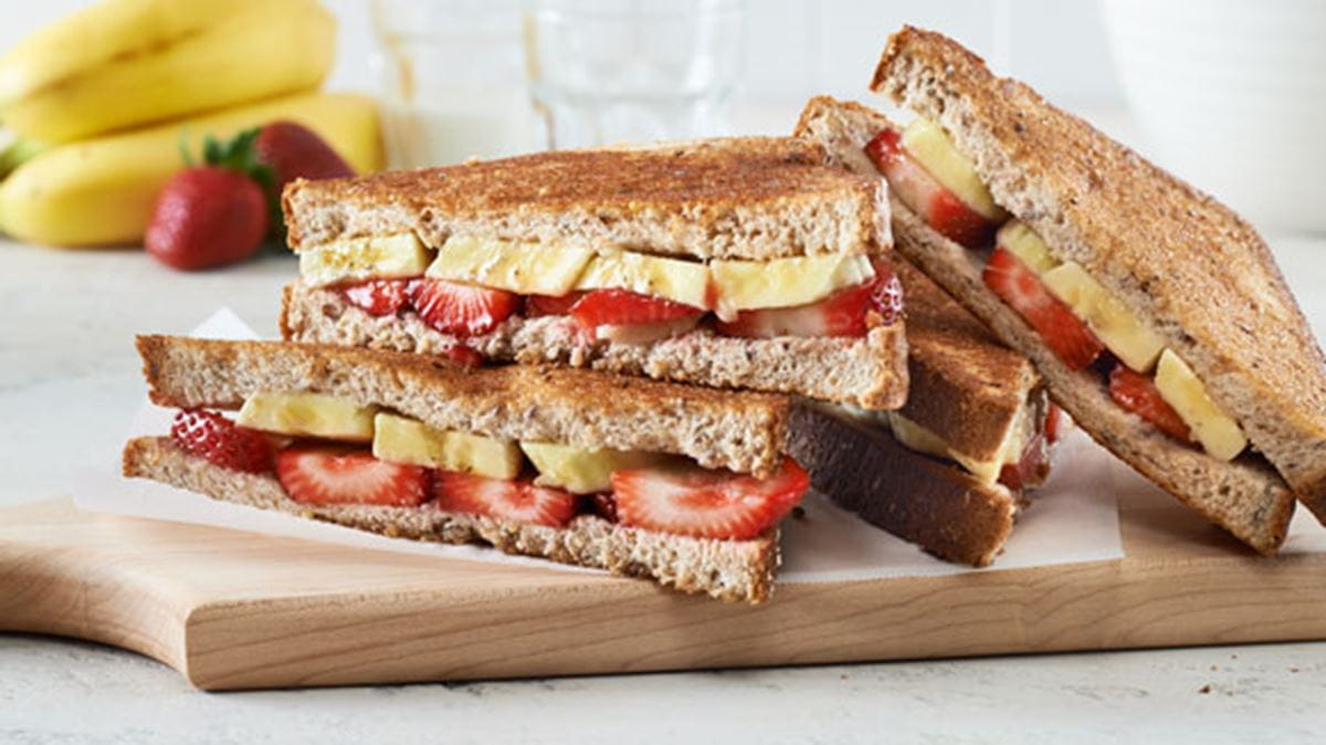 recipe image Paninis déjeuner aux bananes et fraises