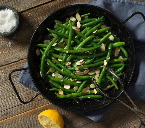 recipe image Haricots verts aux amandes grillées