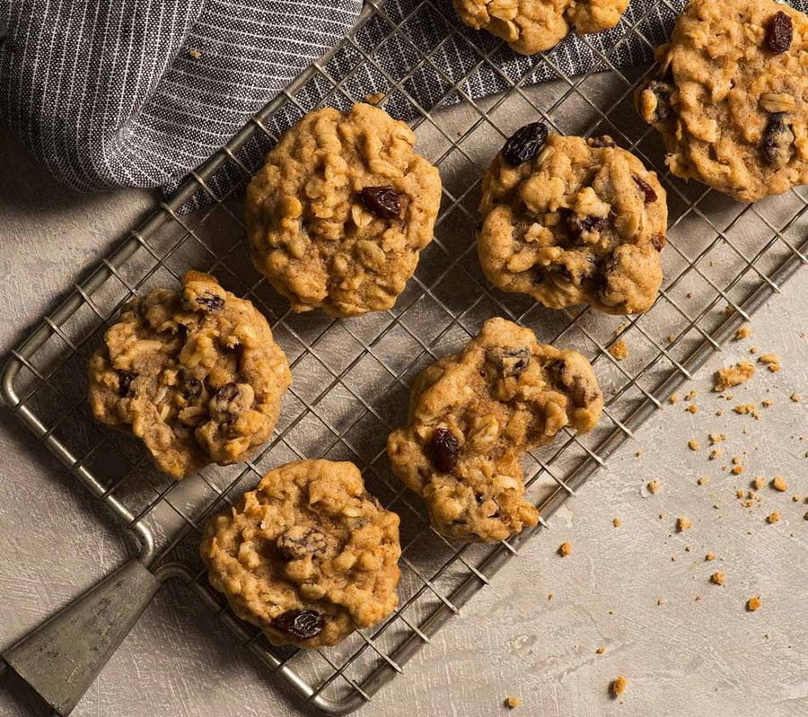 recipe image Biscuits aux flocons d’avoine à la cannelle et aux raisins