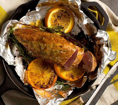 recipe image Rôti de porc glacé à l’orange et au romarin