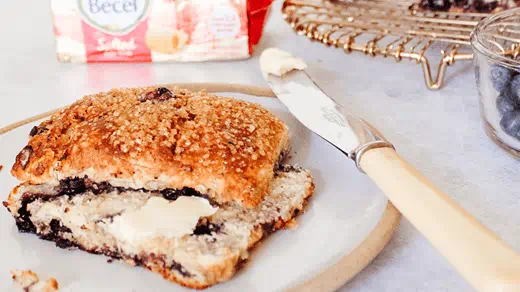 recipe image Scones roulés aux bleuets