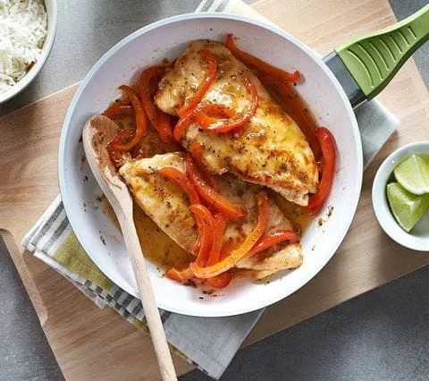 recipe image Poitrines de poulet glacées aigres-douces
